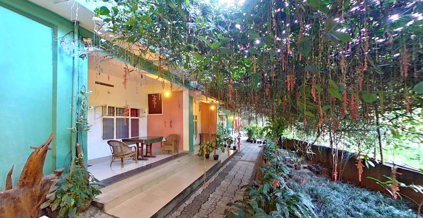 Wayanad Royal Stream Bed and Breakfast Kalpetta Exteriör bild