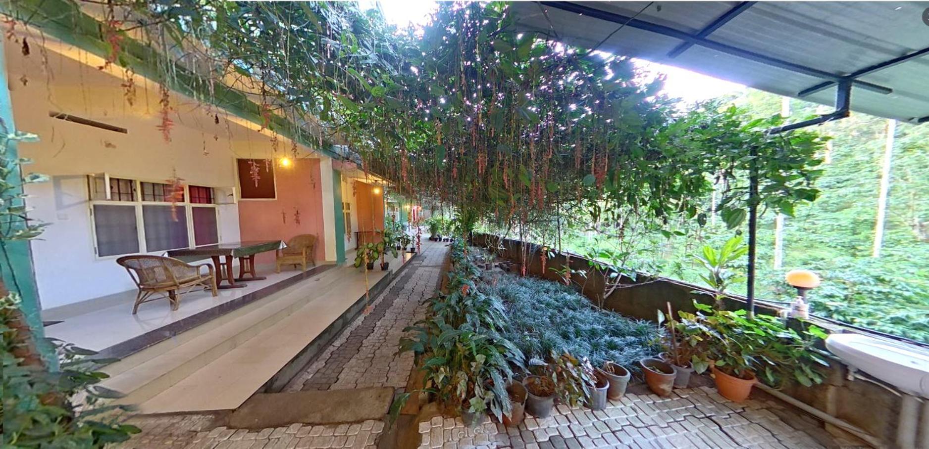 Wayanad Royal Stream Bed and Breakfast Kalpetta Exteriör bild