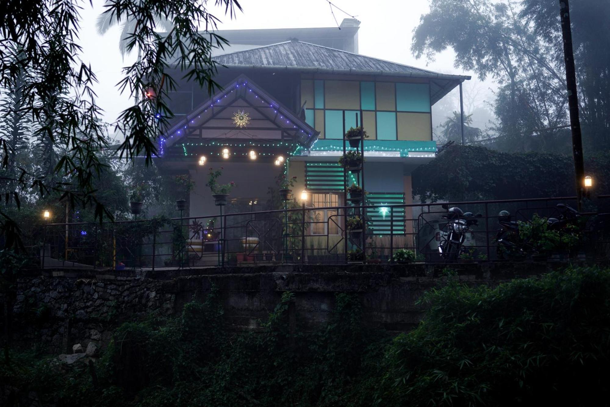 Wayanad Royal Stream Bed and Breakfast Kalpetta Exteriör bild