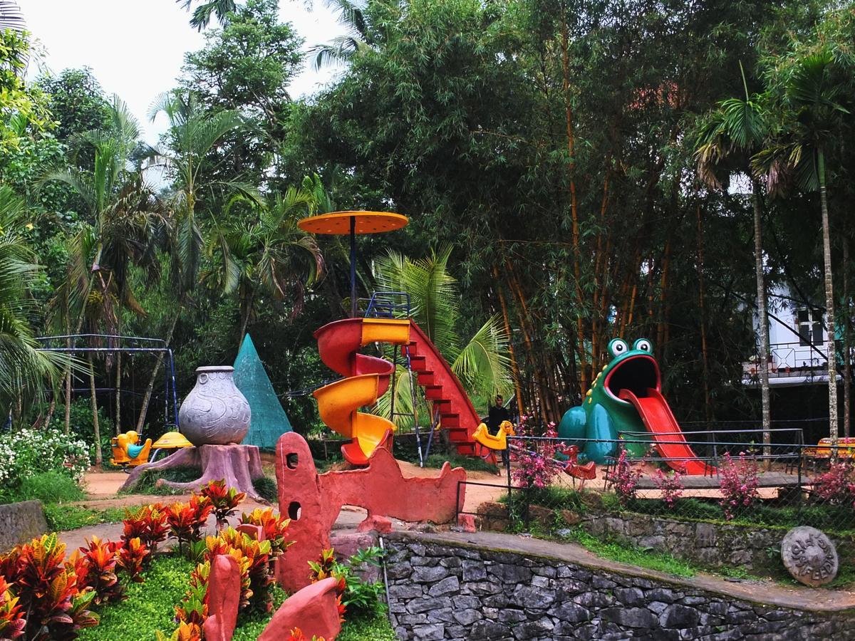 Wayanad Royal Stream Bed and Breakfast Kalpetta Exteriör bild
