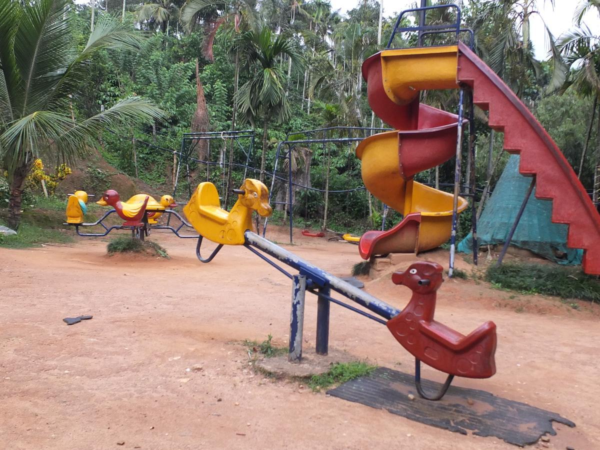 Wayanad Royal Stream Bed and Breakfast Kalpetta Exteriör bild